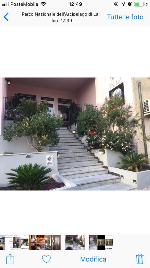 Hotel La Conchiglia Ла Мадалена Екстериор снимка
